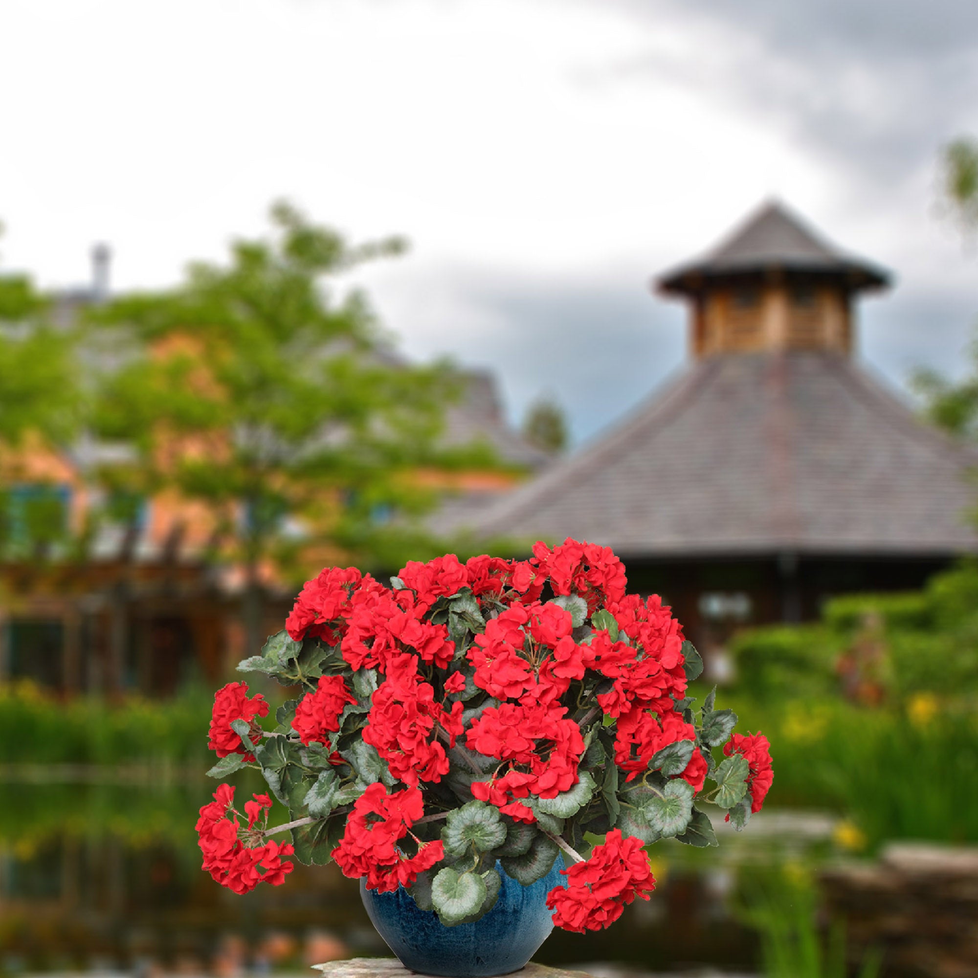 Deluxe UV Red Geranium Bush: 18-Inch, 7 Silk Flowers & Leaves, Floral Home by Artificial Flowers