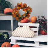 Floral Home by Artificial Flowers 18" Artificial Fall Maple Leaf Wreath with Berries and Gourds, Festive Autumn Decor, Thanksgiving or Harvest Accent